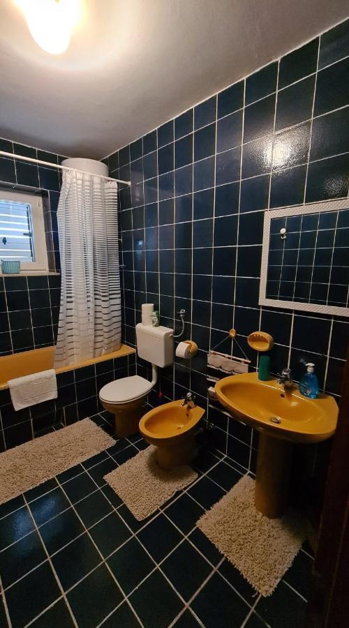 Apartments Solis, 50 M From The Sea - Jakisnica المظهر الخارجي الصورة