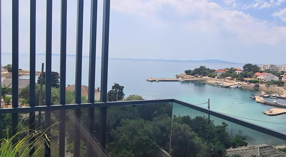 Apartments Solis, 50 M From The Sea - Jakisnica المظهر الخارجي الصورة