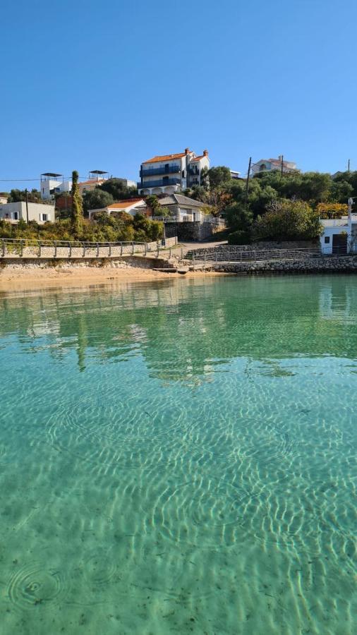 Apartments Solis, 50 M From The Sea - Jakisnica المظهر الخارجي الصورة